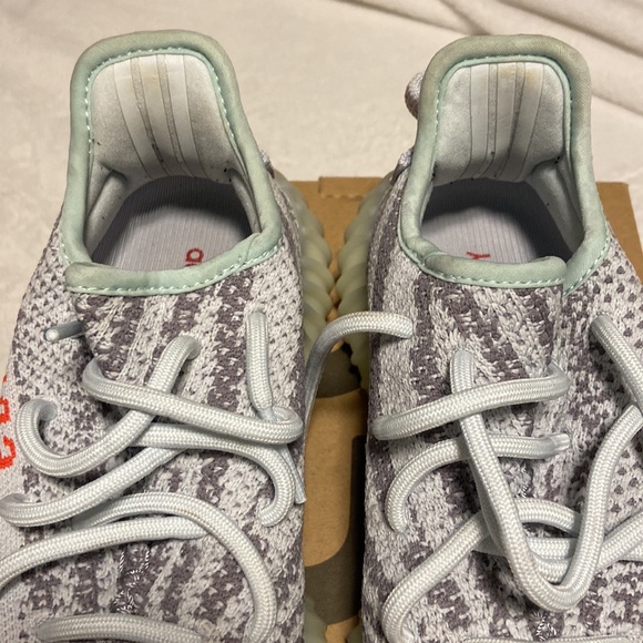 Blue Tint Yeezy Boost 350 V2 - Picture 4 of 5